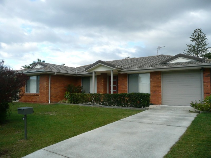 6 Toorak Park Avenue, Mermaid Waters QLD 4218