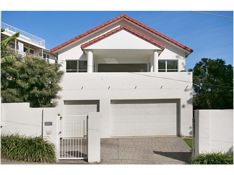 32 Brakes Crescent, Miami QLD 4220