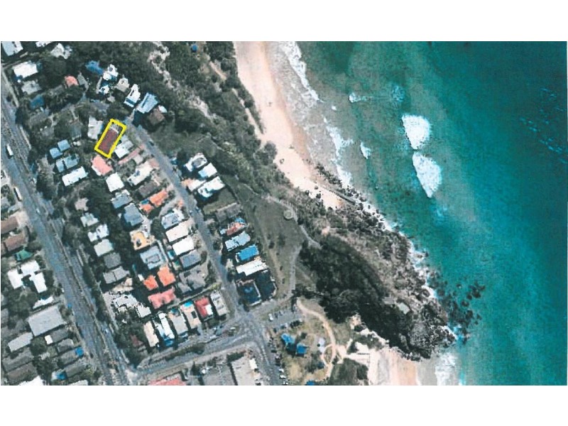 32 Brakes Crescent, Miami QLD 4220