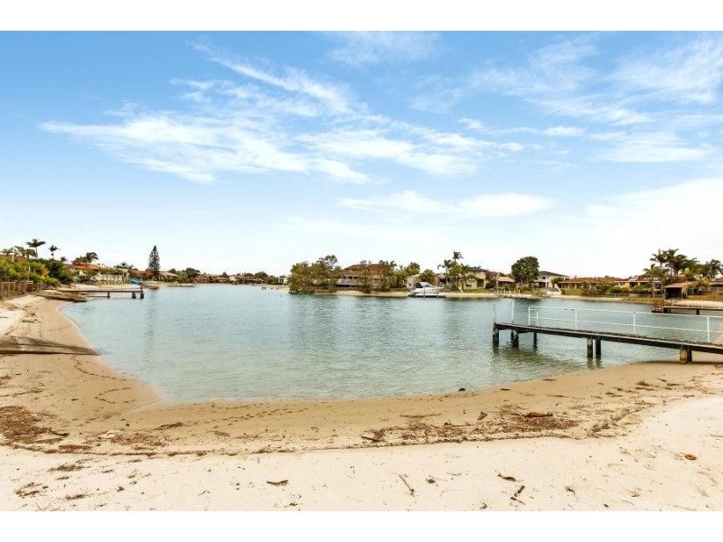 204 Sunshine Boulevard, Mermaid Waters QLD 4218