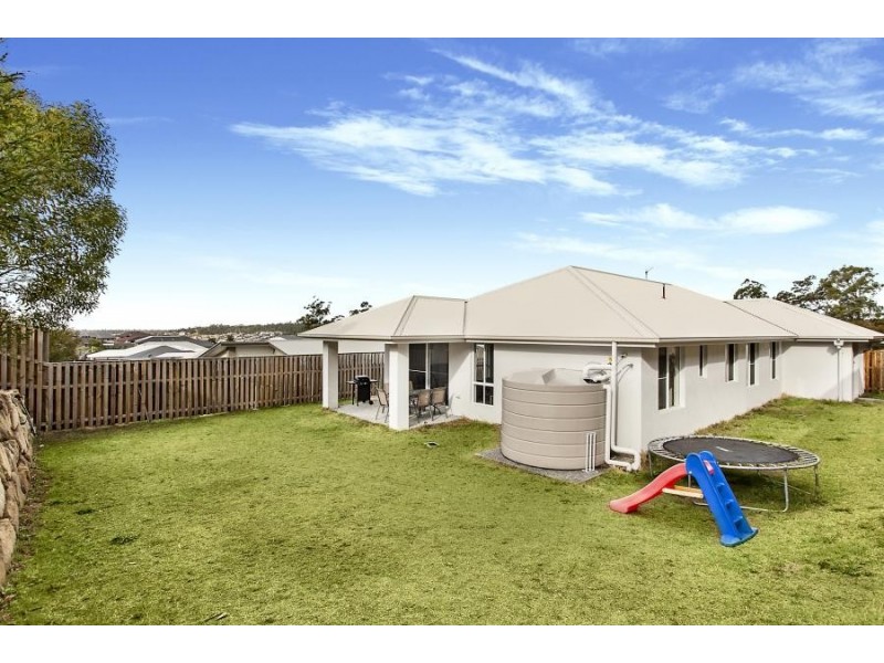 51 Barrington St, Pacific Pines QLD 4211