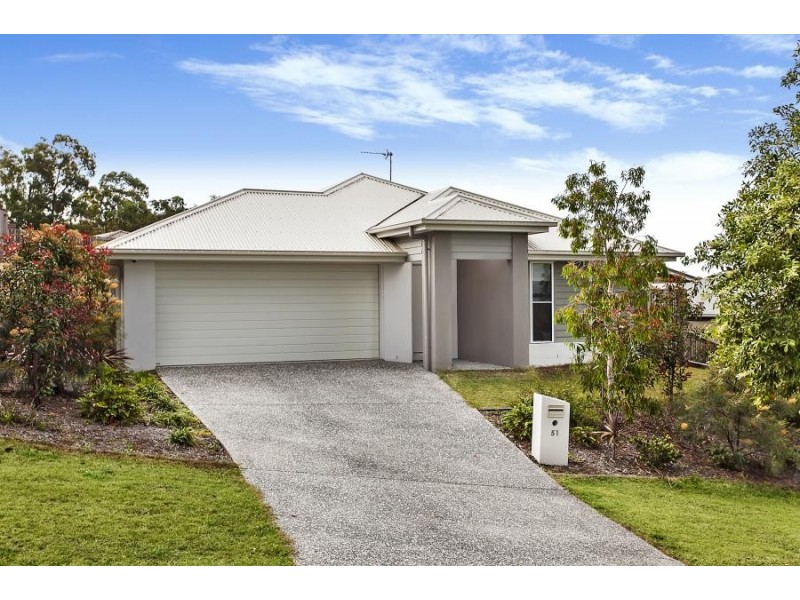 51 Barrington St, Pacific Pines QLD 4211