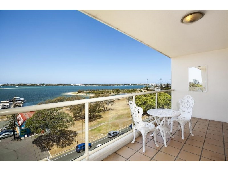 81/106-108 Marine Parade, Southport QLD 4215