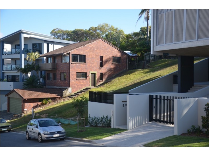 27 Brakes Crescent, Miami QLD 4220