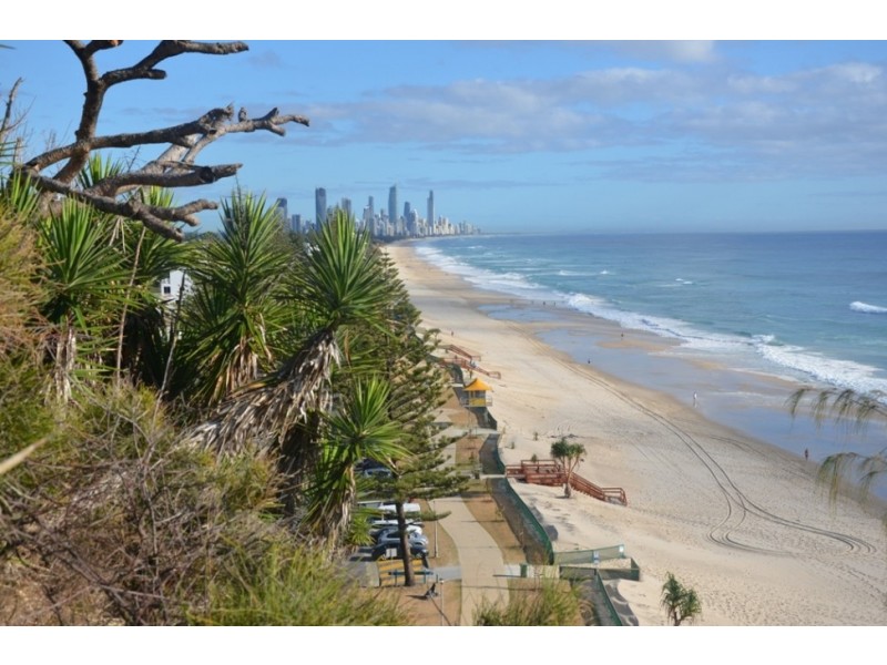 27 Brakes Crescent, Miami QLD 4220