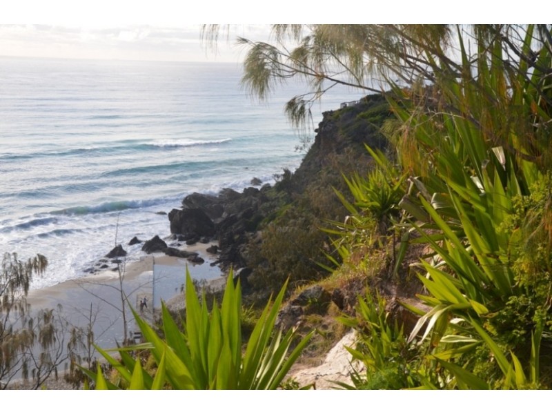 27 Brakes Crescent, Miami QLD 4220