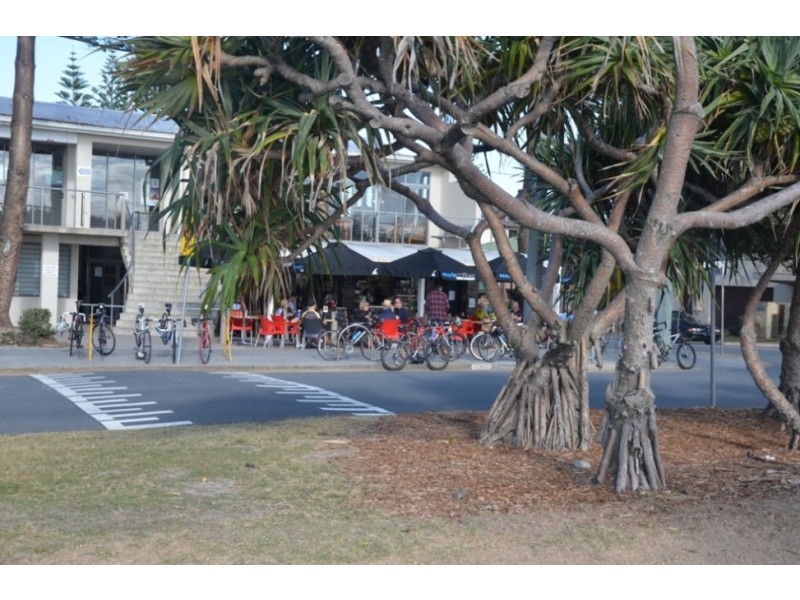 27 Brakes Crescent, Miami QLD 4220