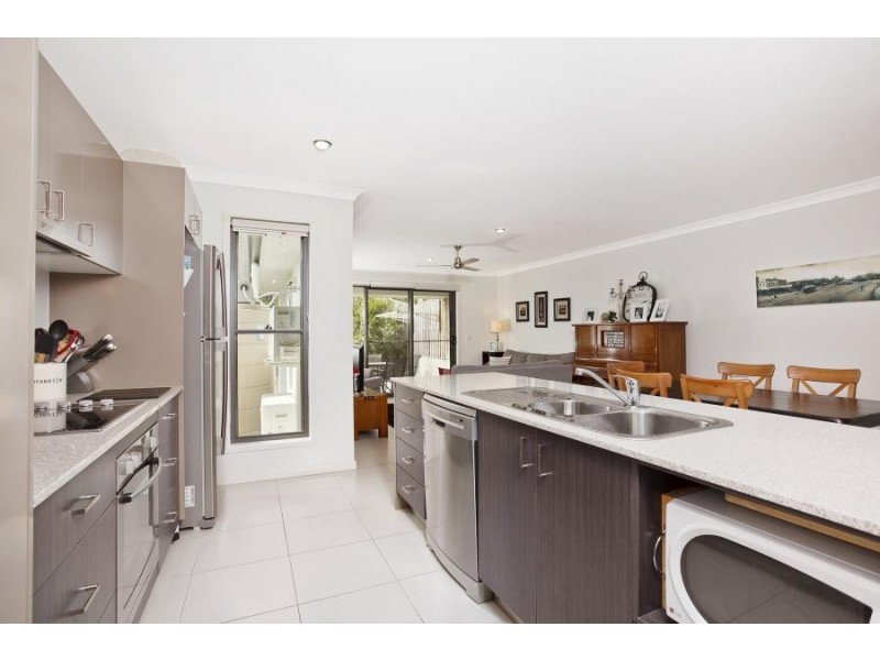 1 / 41 Springwood Avenue, Pacific Pines QLD 4211