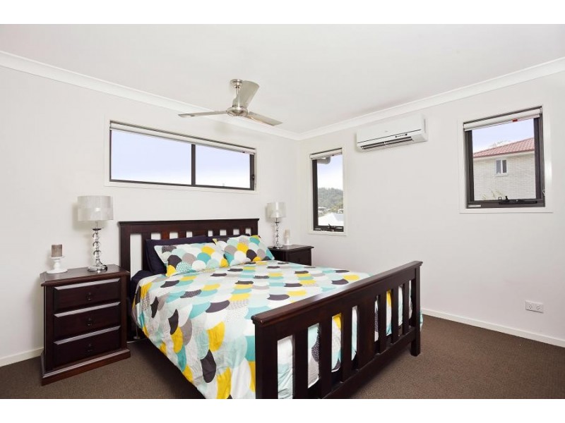 1 / 41 Springwood Avenue, Pacific Pines QLD 4211