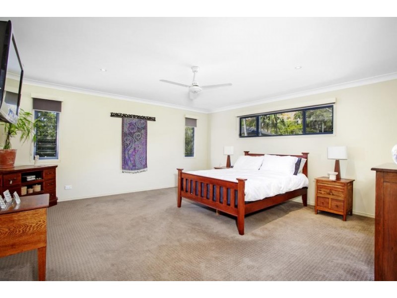 94 West Burleigh Road, Burleigh Heads QLD 4220