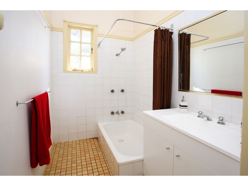 137 Eildon Road, Windsor QLD 4030