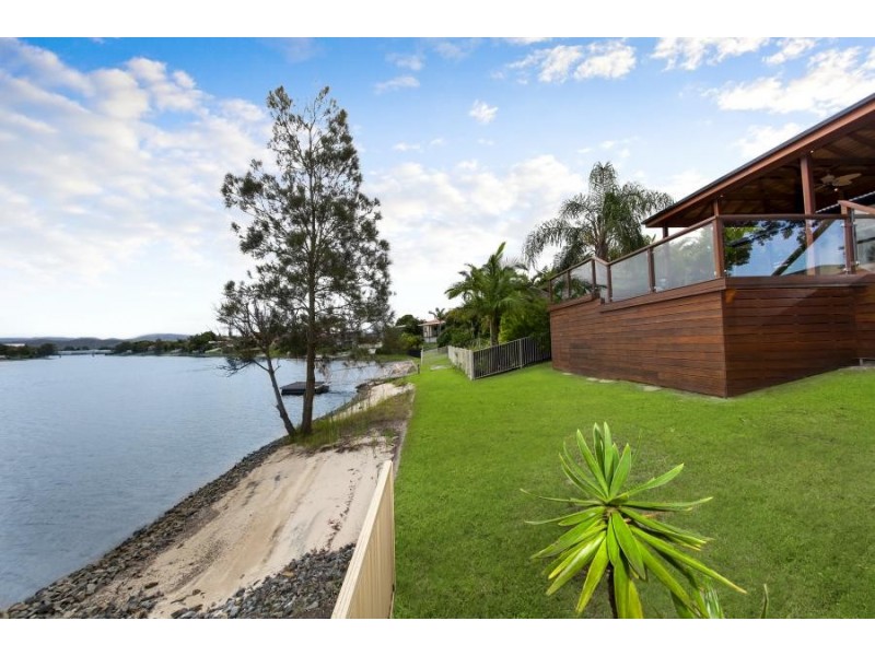 52 Honeyeater Drive, Burleigh Waters QLD 4220