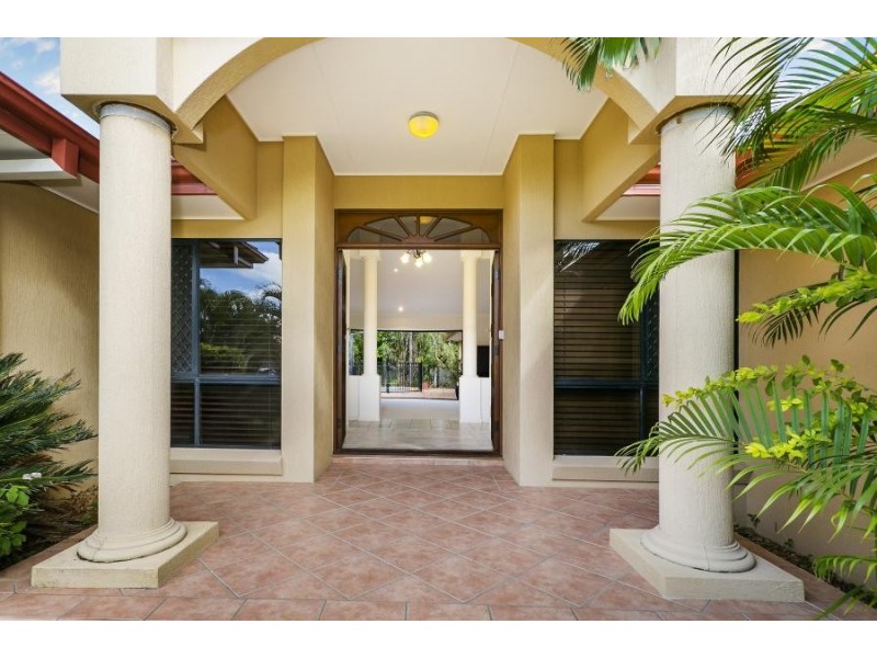 16 Shoalwater Court, Burleigh Waters QLD 4220