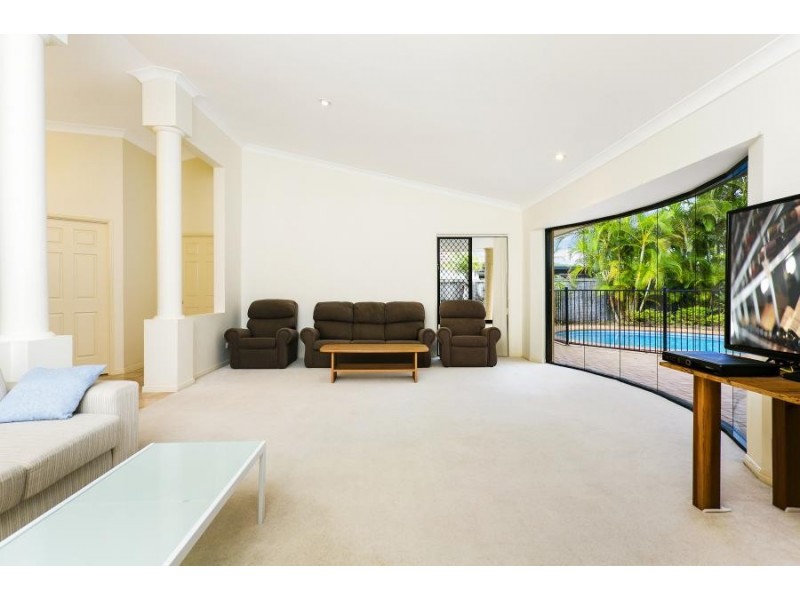 16 Shoalwater Court, Burleigh Waters QLD 4220