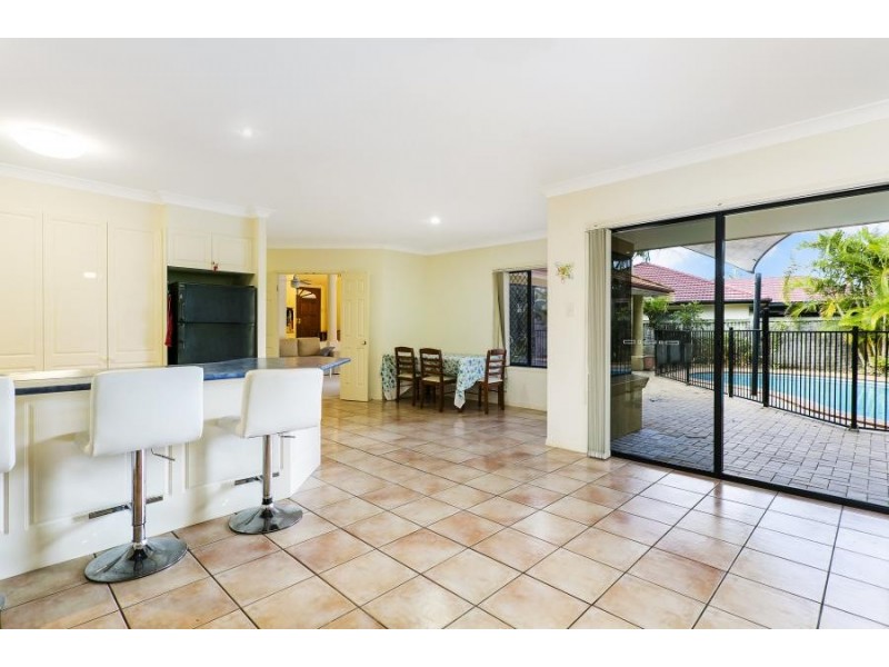 16 Shoalwater Court, Burleigh Waters QLD 4220