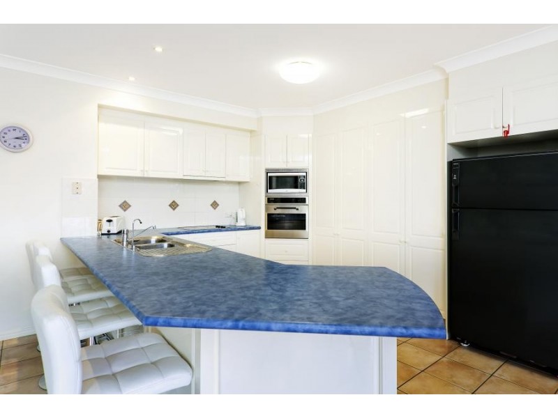 16 Shoalwater Court, Burleigh Waters QLD 4220