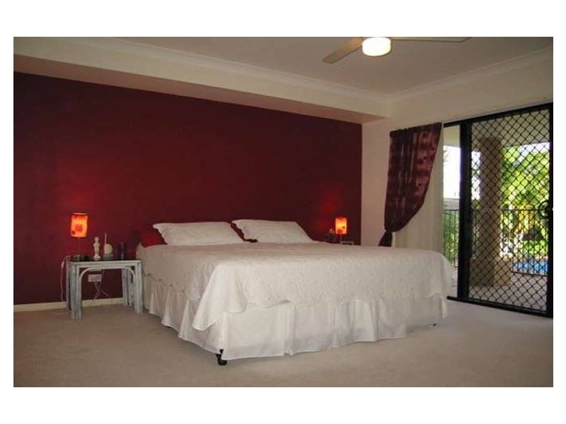 16 Shoalwater Court, Burleigh Waters QLD 4220