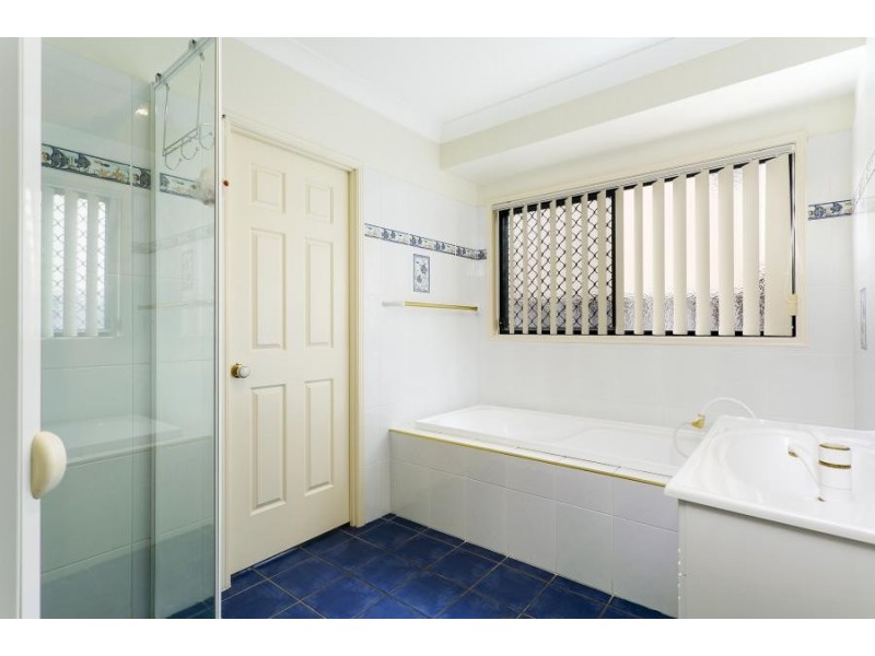 16 Shoalwater Court, Burleigh Waters QLD 4220