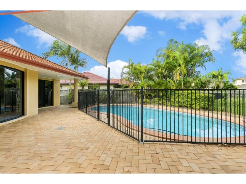 16 Shoalwater Court, Burleigh Waters QLD 4220