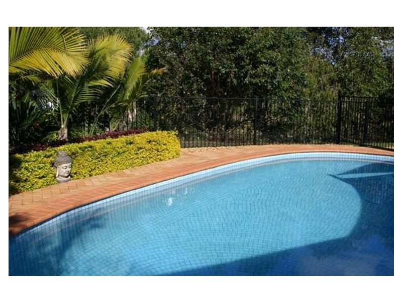 16 Shoalwater Court, Burleigh Waters QLD 4220