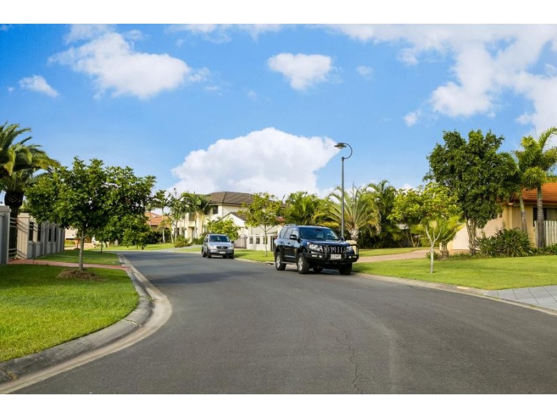 16 Shoalwater Court, Burleigh Waters QLD 4220