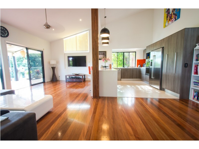 12 Amethyst Court, Carrara QLD 4211