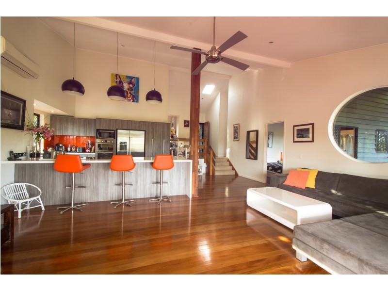 12 Amethyst Court, Carrara QLD 4211