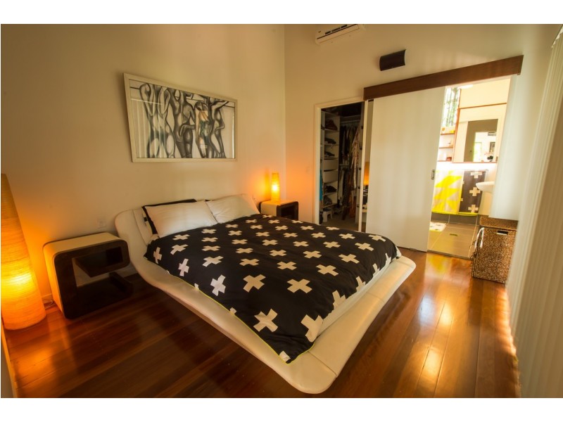 12 Amethyst Court, Carrara QLD 4211