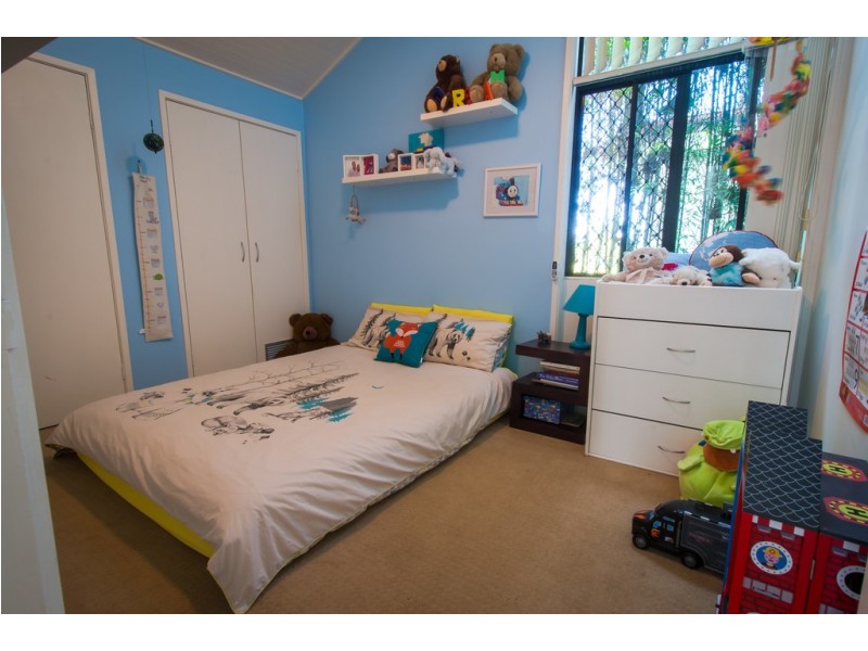 12 Amethyst Court, Carrara QLD 4211