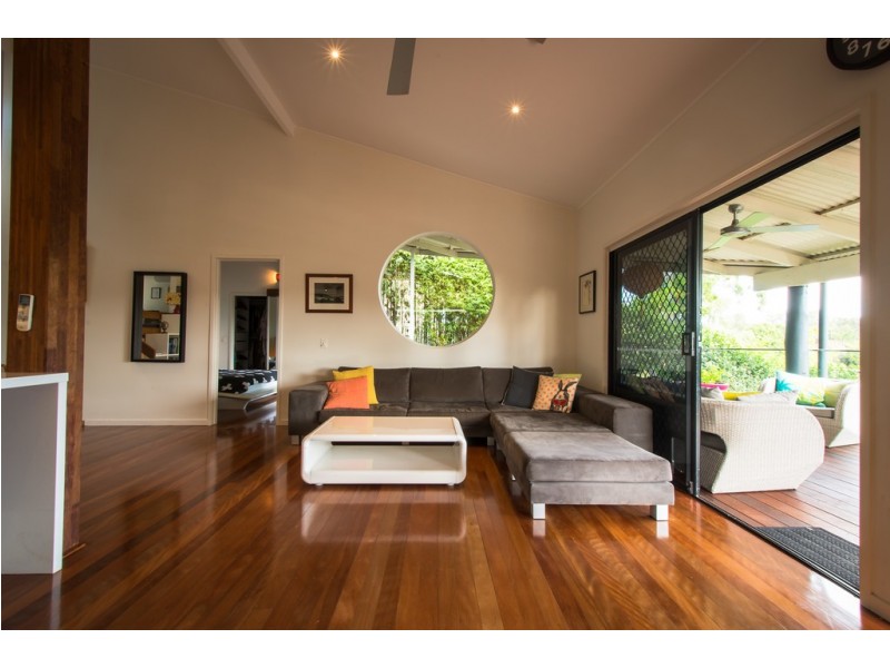 12 Amethyst Court, Carrara QLD 4211