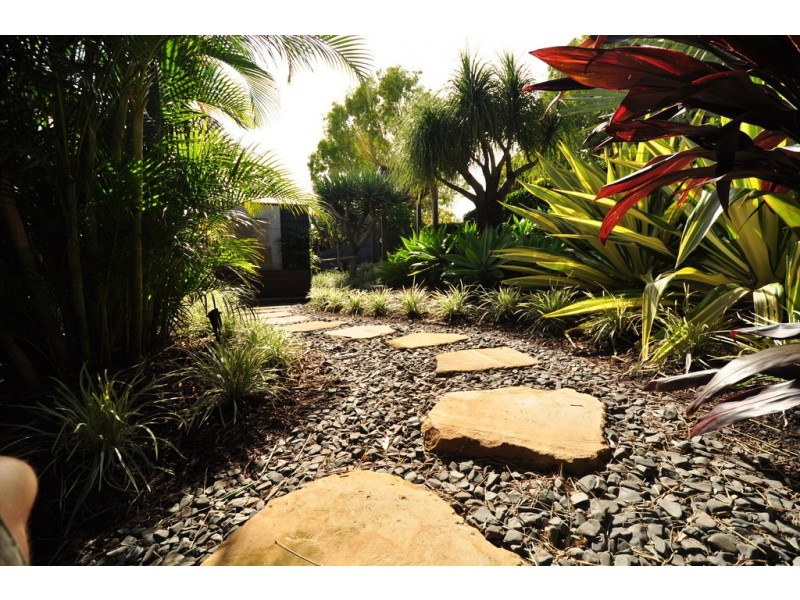 12 Amethyst Court, Carrara QLD 4211