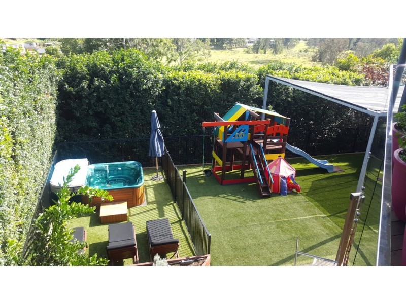 12 Amethyst Court, Carrara QLD 4211