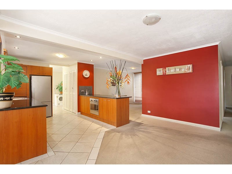 6 Palmetto Court, Broadbeach Waters QLD 4218