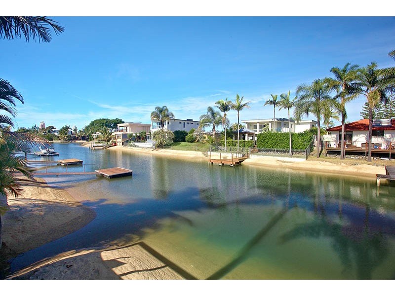 6 Palmetto Court, Broadbeach Waters QLD 4218