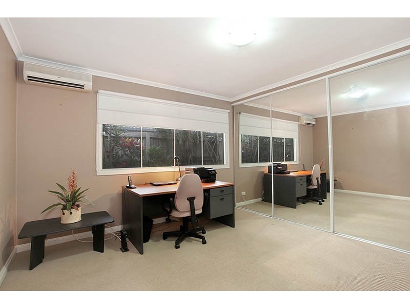 6 Palmetto Court, Broadbeach Waters QLD 4218