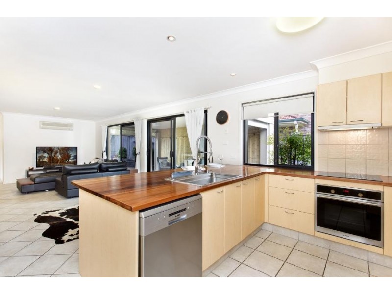 26 Pine Valley Drive, Robina QLD 4226