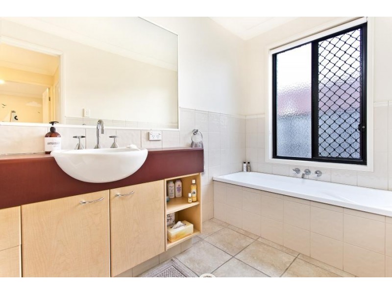 26 Pine Valley Drive, Robina QLD 4226