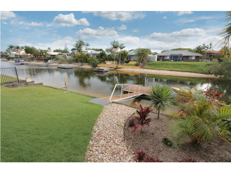 11 Summerland Key, Broadbeach Waters QLD 4218