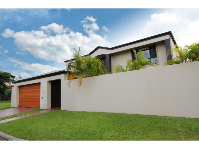 11 Summerland Key, Broadbeach Waters QLD 4218