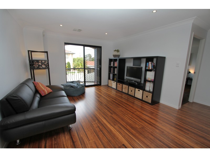 11 Summerland Key, Broadbeach Waters QLD 4218