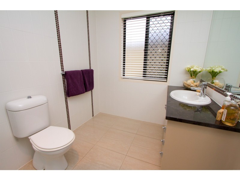 11 Summerland Key, Broadbeach Waters QLD 4218