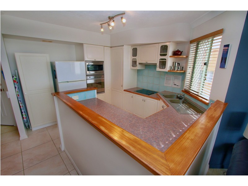 6/261 Golden Four Drive, Bilinga QLD 4225