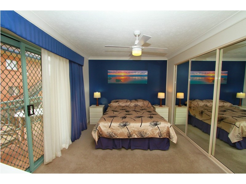 6/261 Golden Four Drive, Bilinga QLD 4225
