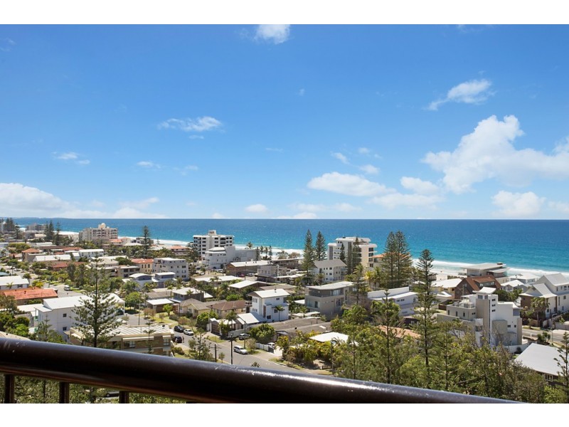 D27 Great Hall Drive, Miami QLD 4220