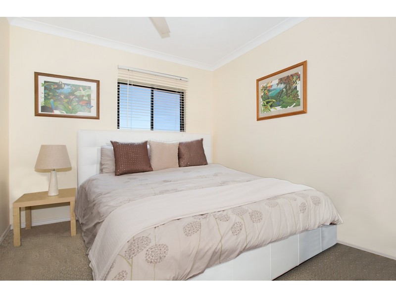 D27 Great Hall Drive, Miami QLD 4220