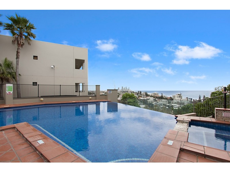 D27 Great Hall Drive, Miami QLD 4220