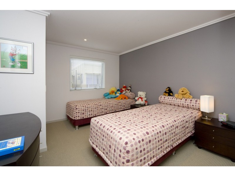 16 Lader Terrace, Varsity Lakes QLD 4227