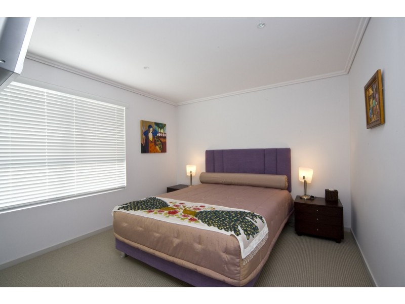 16 Lader Terrace, Varsity Lakes QLD 4227