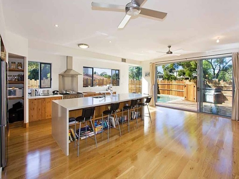 2 Joy Avenue, Burleigh Waters QLD 4220