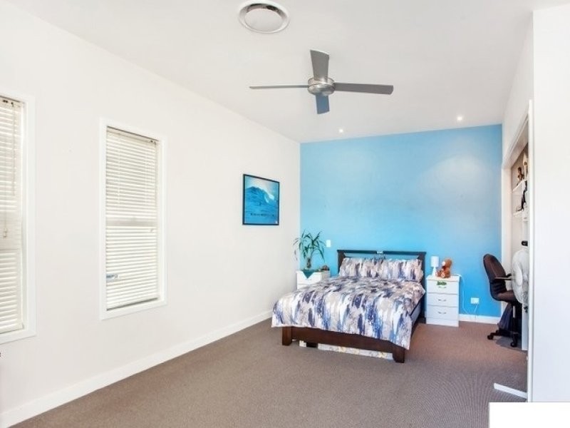 2 Joy Avenue, Burleigh Waters QLD 4220